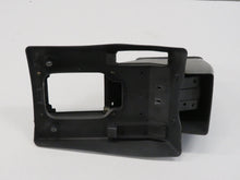 Laden Sie das Bild in den Galerie-Viewer, Mitsubishi Pajero Montero L040 Mittelkonsole Armlehne