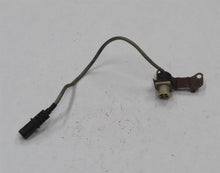 Laden Sie das Bild in den Galerie-Viewer, BMW E12 E21 E28 E30 M20 2.0 2.3 2.5 OT-Sensor Kurbelwellensensor OT-Geber