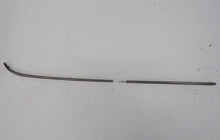 Laden Sie das Bild in den Galerie-Viewer, BMW E3 Zierleiste Stoßleiste Chromleiste Kotflügel vorn links