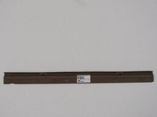 Laden Sie das Bild in den Galerie-Viewer, Nissan 300ZX Z31 Einstiegsleiste Schwellerverkleidung Tür links 7695104P10