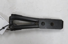 Laden Sie das Bild in den Galerie-Viewer, BMW E28 Stossstange Halter vorn links rechts 51111868105