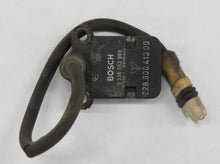 Laden Sie das Bild in den Galerie-Viewer, Porsche 928 S4 GT 5.0 Sensor Reifendruck vorn 92860641300