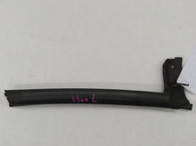 Laden Sie das Bild in den Galerie-Viewer, Jaguar X100 XKR XK8 Cabrio Dichtung oben links Hood frame seal left HJG7779AA
