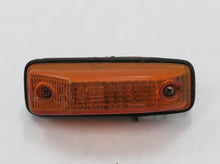 Laden Sie das Bild in den Galerie-Viewer, Toyota Land Cruiser HJ60 Seitenblinker vorn rechts