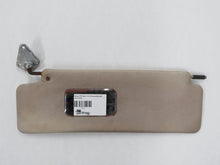 Laden Sie das Bild in den Galerie-Viewer, Rover P5 Mark II 3.0 Sonnenblende vorn links