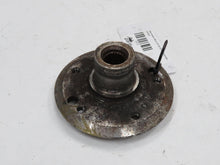 Laden Sie das Bild in den Galerie-Viewer, Mercedes Benz W124 S124 Radnabe hinten