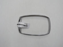 Laden Sie das Bild in den Galerie-Viewer, Mercedes Benz W115 W114 /8 Chromrahmen Scheinwerfer vorn