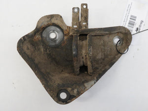 Subaru L-Serie Leone L1800 Halter Aufnahme Zugstrebe Querlenker vorn links