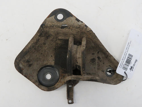 Subaru L-Serie Leone L1800 Halter Aufnahme Zugstrebe Querlenker vorn rechts