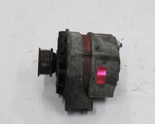 Laden Sie das Bild in den Galerie-Viewer, Mercedes Benz W124 S124 Bosch Lichtmaschine 0120489331