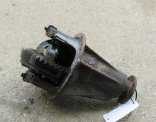 Laden Sie das Bild in den Galerie-Viewer, Mitsubishi Pajero Montero L040 2.6 Differential Differenzial hinten Hinterachsgetriebe