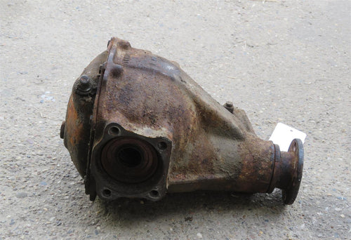 Mitsubishi Pajero Montero L040 2.6 Differential Differenzial vorn Vorderachsgetriebe