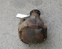 Laden Sie das Bild in den Galerie-Viewer, Mitsubishi Pajero Montero L040 2.6 Differential Differenzial vorn Vorderachsgetriebe