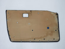 Laden Sie das Bild in den Galerie-Viewer, BMW E28 Türverkleidung Türpappe Kunstleder vorn rechts Pacific 51411902076