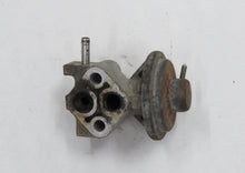 Laden Sie das Bild in den Galerie-Viewer, Mitsubishi Pajero Montero L040 2.6 Ventil Abgasrückführung Luft K5T55788