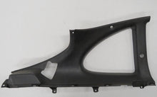 Laden Sie das Bild in den Galerie-Viewer, Toyota Celica T18 Fensterrahmen Seitenverkleidung hinten links oben 62472-20380