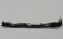 Laden Sie das Bild in den Galerie-Viewer, Toyota Celica T18 Halter Leiste Türdichtung Tür Türrahmen vorn rechts