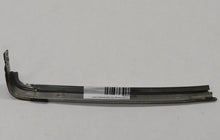 Laden Sie das Bild in den Galerie-Viewer, Toyota Celica T18 Halter Leiste Türdichtung Tür Türrahmen vorn rechts