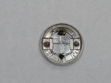 Laden Sie das Bild in den Galerie-Viewer, BMW E12 Emblem vorn Motorhaube 00095808114
