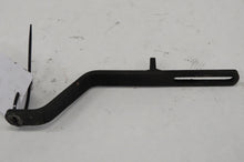 Laden Sie das Bild in den Galerie-Viewer, Porsche 928 S4 GT 5.0 Strebe Halter Spanner Luftpumpe 92811311310
