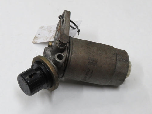 BMW E28 524 TD Kraftstofffilterkopf mit Handpumpe 13322241746