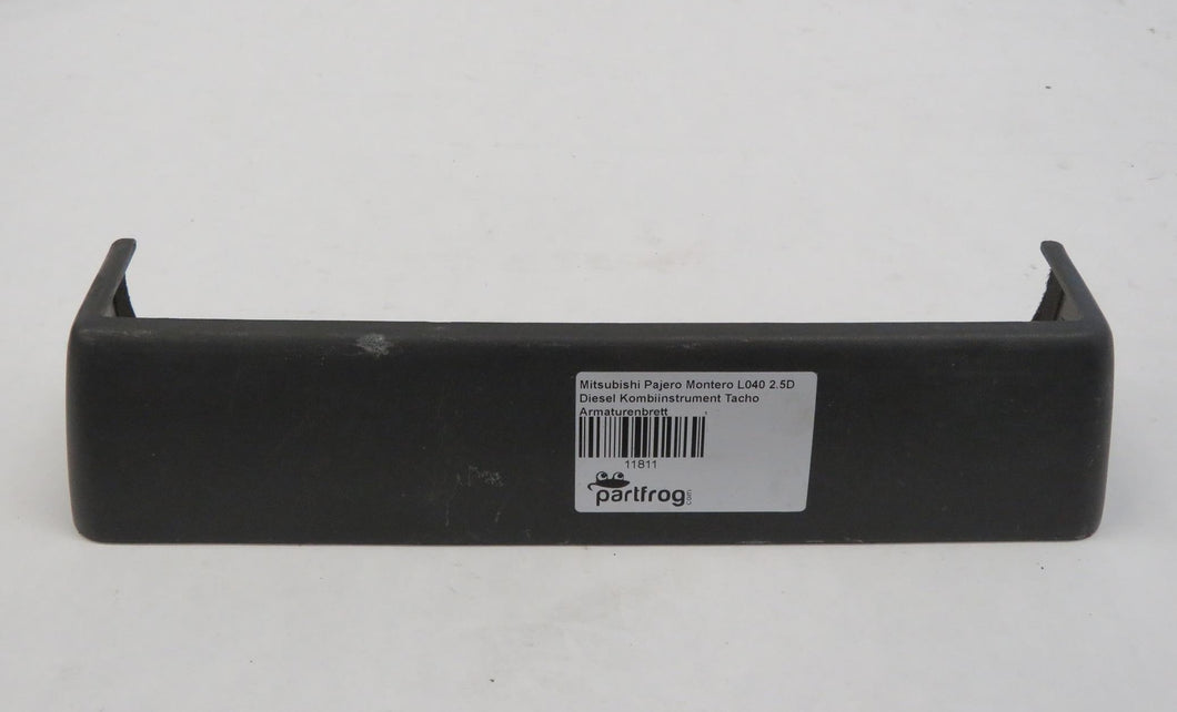Mitsubishi Pajero Montero L040 Hutze Verkleidung Kombiistrument oben MB208281