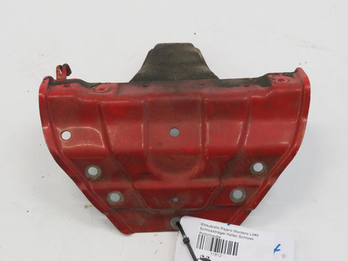 Mitsubishi Pajero Montero L040 Schlossträger Halter Schloss Motorhaube