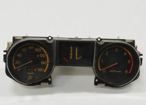 Mitsubishi Pajero Montero L040 2.5TD Diesel Tacho Kombiinstrument 69326-400