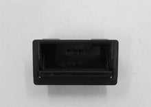 Laden Sie das Bild in den Galerie-Viewer, Range Rover Classic Ascher Aschenbecher vorn