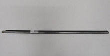 Laden Sie das Bild in den Galerie-Viewer, Nissan 300ZX Z31 Zierleiste Fensterschachtdichtung aussen Tür vorn links