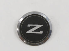 Laden Sie das Bild in den Galerie-Viewer, Nissan 300ZX Z31 Emblem Logo Badge vorn 6283921P00
