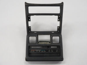 Mitsubishi Pajero Montero L040 Mittelkonsole