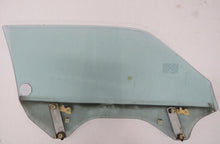 Laden Sie das Bild in den Galerie-Viewer, Nissan 300ZX Z31 Glas Scheibe Fenster Tür vorn links