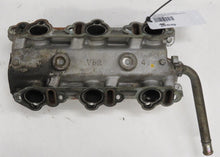 Laden Sie das Bild in den Galerie-Viewer, Nissan 300ZX Z31 3.0 Turbo Luftansauggehäuse Ansaugbrücke am Zylinderkopf