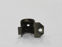 Laden Sie das Bild in den Galerie-Viewer, BMW E28 Halter Schelle Stabilisator vorn
