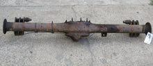 Laden Sie das Bild in den Galerie-Viewer, Rover P5 Mark II 3.0 Hinterachse Achskörper hinten