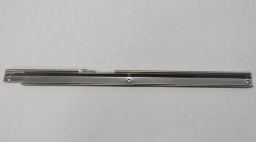 Toyota Celica TA4 RA4 (78-82) Halter Chrom Rückbank Teppich Kofferraum links