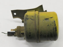 Laden Sie das Bild in den Galerie-Viewer, Nissan 300ZX Z31 Unterdrucktank Unterdruckpumpe 9226001P01