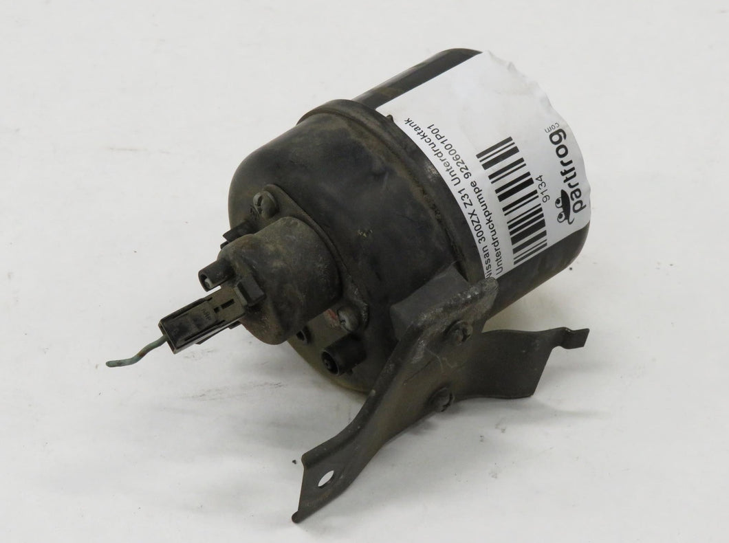 Nissan 300ZX Z31 Unterdrucktank Unterdruckpumpe 9226001P01