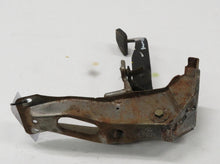 Laden Sie das Bild in den Galerie-Viewer, Nissan 300ZX Z31 Bremspedal mit Lagerbock