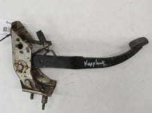 Laden Sie das Bild in den Galerie-Viewer, Nissan 300ZX Z31 Kupplungspedal mit Lagerbock Pedalerie