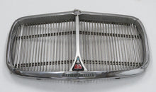 Laden Sie das Bild in den Galerie-Viewer, Rover P5 Mark II 3.0 Kühlergrill Ziergrill Front