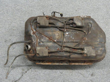 Laden Sie das Bild in den Galerie-Viewer, Mitsubishi Pajero Montero L040 2.5TD Kurz Tank Kraftstofftank