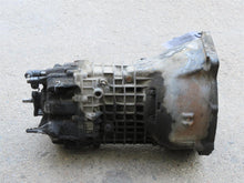 Laden Sie das Bild in den Galerie-Viewer, BMW E28 524TD Schaltgetriebe