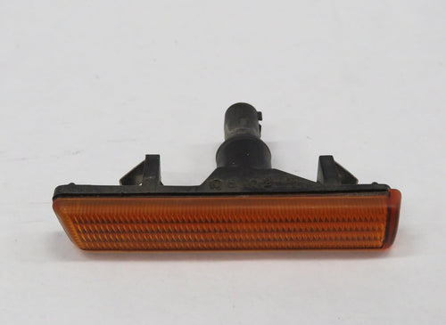 BMW E38 7er Blinker Seitenblinker im Kotflügel vorn links 83602031