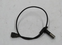 Laden Sie das Bild in den Galerie-Viewer, BMW E28 524TD OT-Sensor Kurbelwellensensor Sensor Drehzahlmesser