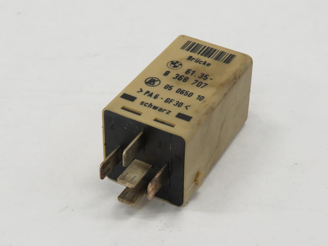 BMW E38 7er Relais Brücke Verbindungsstecker 8368707