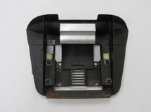 Laden Sie das Bild in den Galerie-Viewer, Rover P5 Mark II 3.0 Armlehne höhenverstellbar Innenteil Tür vorn links