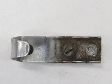 Laden Sie das Bild in den Galerie-Viewer, BMW E3 Haken Griff Tankdeckel Tankklappe