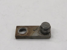 Laden Sie das Bild in den Galerie-Viewer, BMW E3 Sicherungsbolzen Halterung Zündschloss